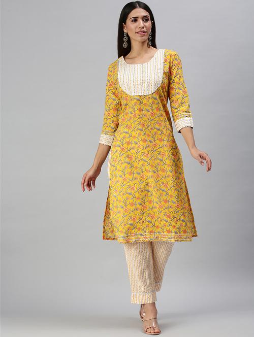 Women Floral Round Neck Kurta Pant Set - 18294922 - Very Small Image - 1