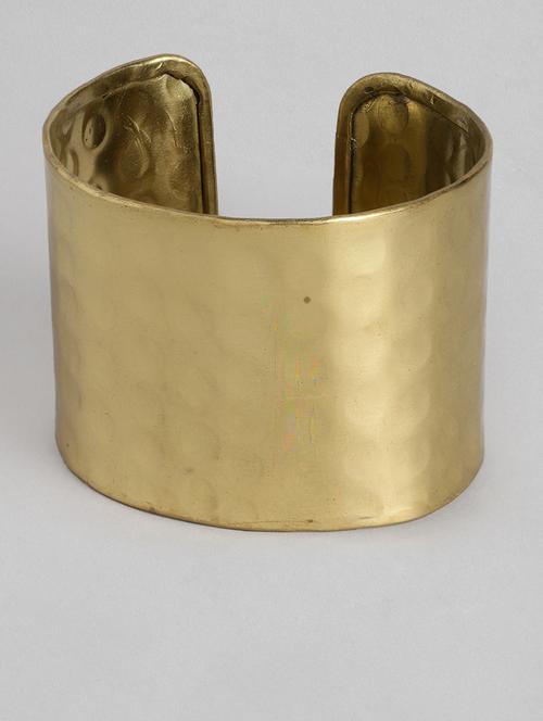 gold metal cuffs bracelet - 18300697 - Very Small Image - 1