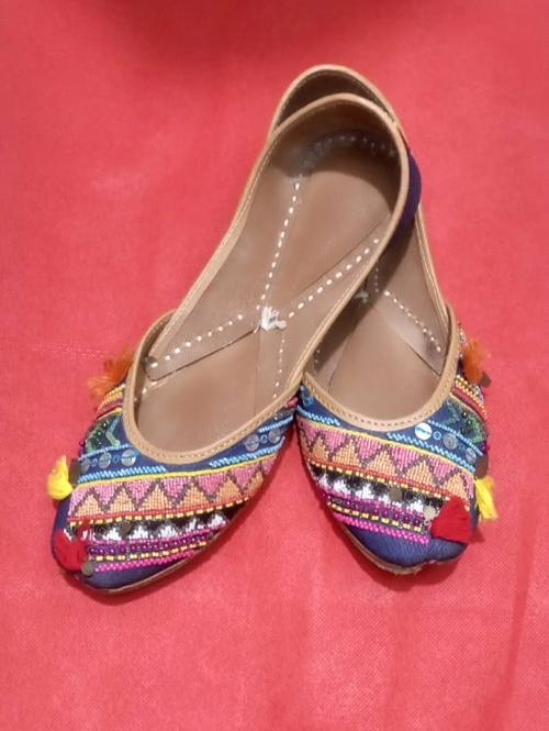 ladies shoes  - 18318112 - Very Small Image - 1