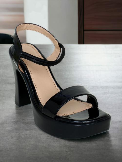 black back strap sandal - 18320724 - Very Small Image - 1