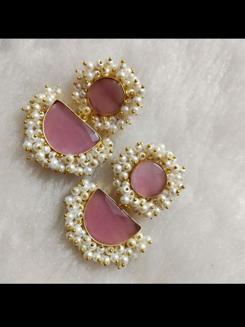 ladies earrings  - 18323640 - Very Small Image - 1