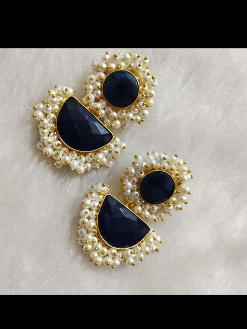 ladies earrings  - 18323663 - Very Small Image - 1