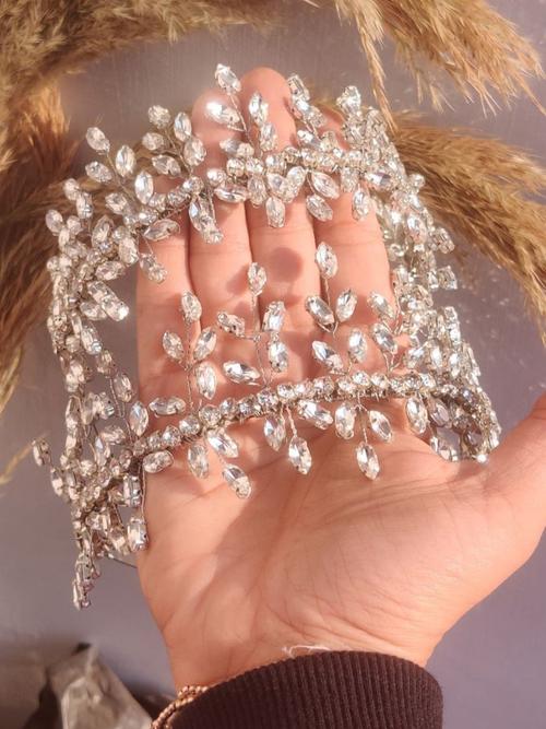 hair accessories white color  - 18324493 - Very Small Image - 1