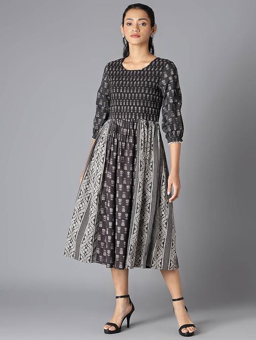 black floral flared ethnic dress - 18327105 - Very Small Image - 1