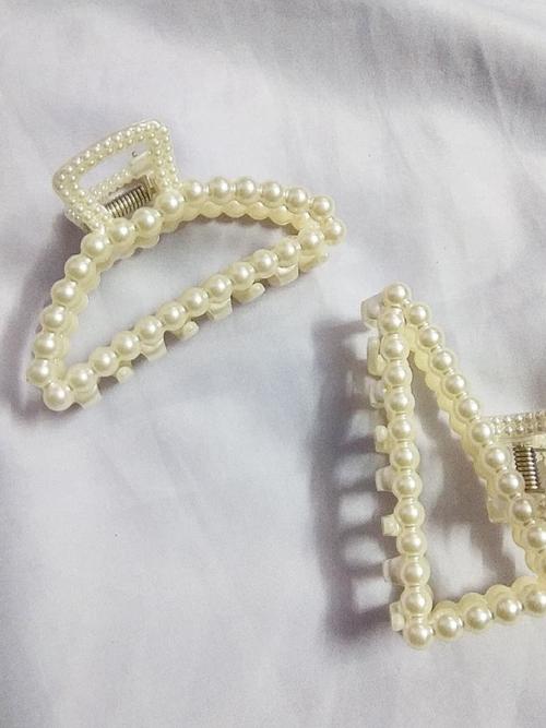 hair accessories hair clips white color  - 18330370 - Very Small Image - 1