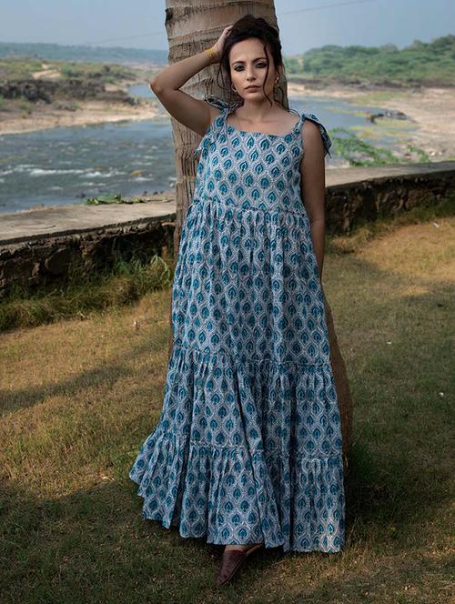 tie knot sleeved printed flared dress - 18333845 - Very Small Image - 1