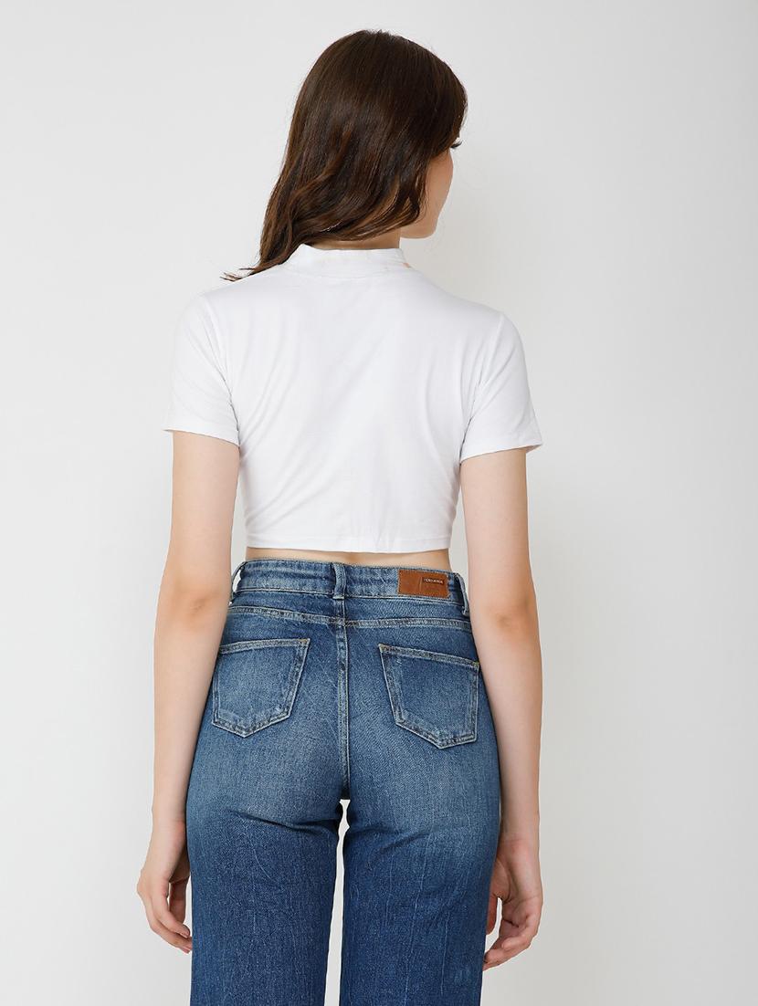 cut out detail crop top - 18347579 - Zoom Image - 2