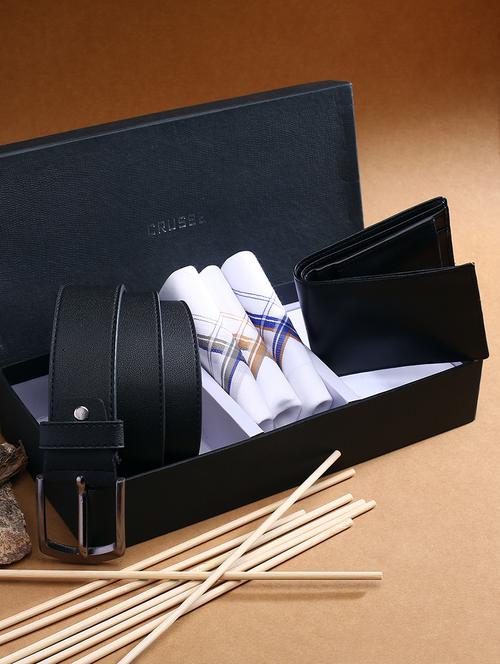 black leatherette belt with wallet  - 18356843 - Very Small Image - 1