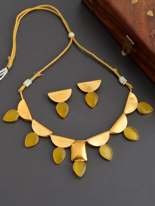 yellow brass necklaces and earring - 18390123 - Very Small Image - 1