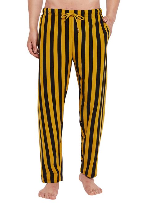 yellow striped pyjama - 18407845 - Very Small Image - 1