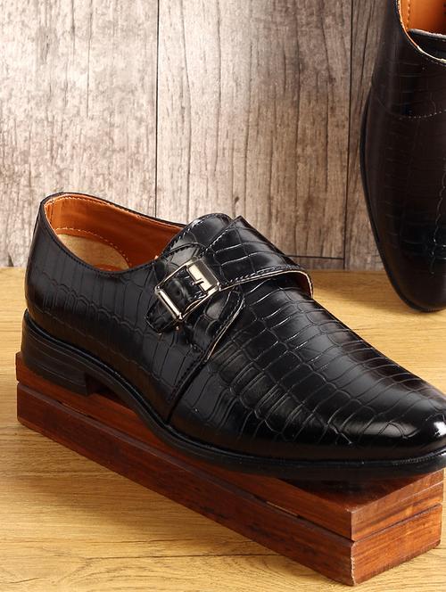 black textured slip on formal shoes - 18415534 - Very Small Image - 1
