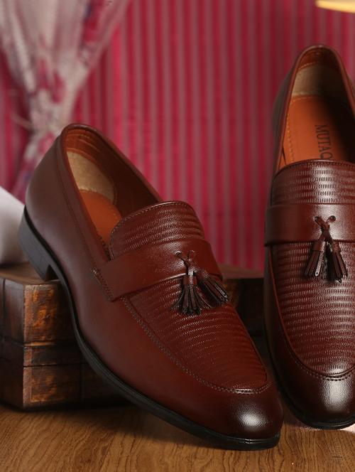 red leather slip on loafers - 18415546 - Very Small Image - 1