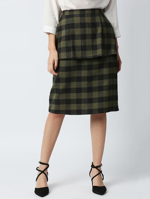 mid rise checkered a-line skirt - 18441738 - Very Small Image - 1