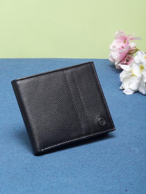 black leather wallet - 18458657 - Very Small Image - 1