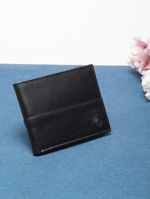 black leather wallet - 18458677 - Very Small Image - 1
