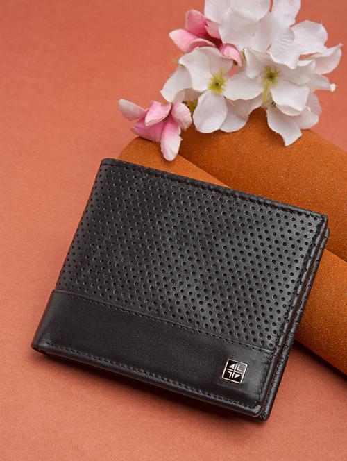 black leather wallet - 18458716 - Very Small Image - 1