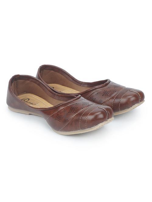 women cut work ethnic juttis - 18463362 - Very Small Image - 1