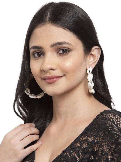 nityakshi shell hoops earring women  - 18519715 - Very Small Image - 1