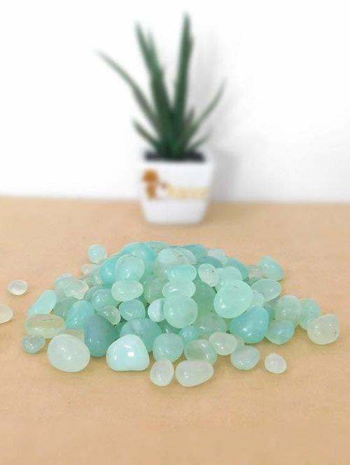 stone polished glossy decortaive onyx  pebbles stones for home decor, garden, table decoration and vase fillers green - 18526639 - Very Small Image - 1