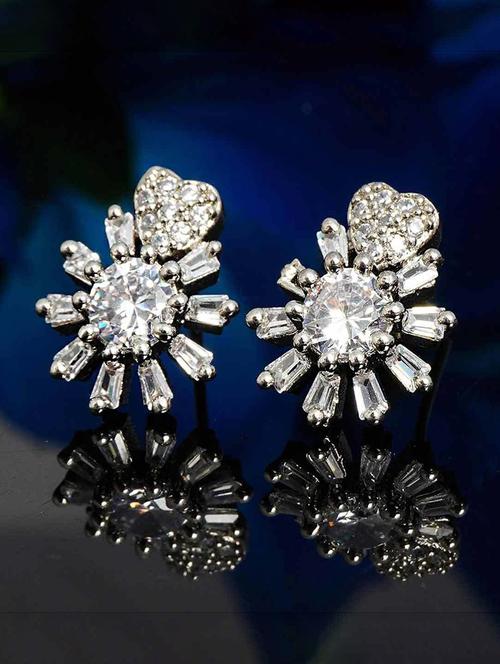 white crystal flower stud earring - 18551177 - Very Small Image - 1