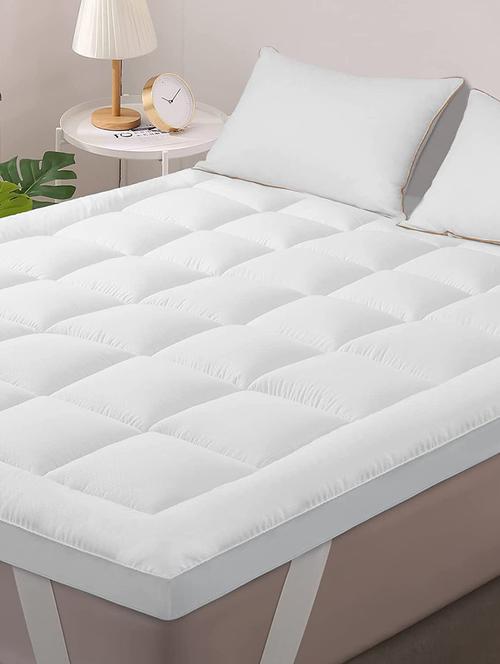 white mattress protector  - 18556269 - Very Small Image - 1