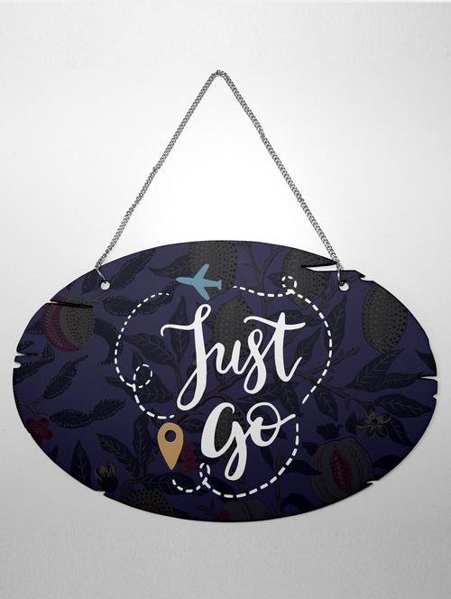 bloggers are born in august printed wall hanging board birthday gift (oval shape)| - 18564120 - Very Small Image - 1