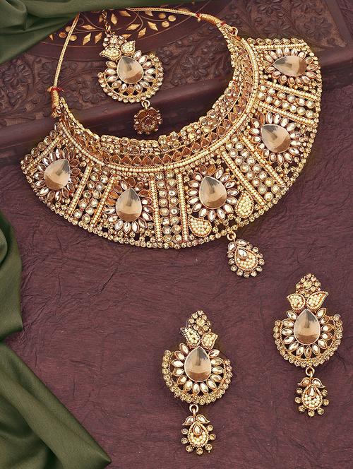 gold metal set - 18567558 - Very Small Image - 1