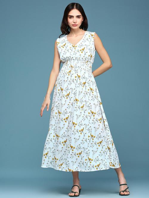 Women's Fit & Flare Floral Dress - 18590945 - Very Small Image - 1