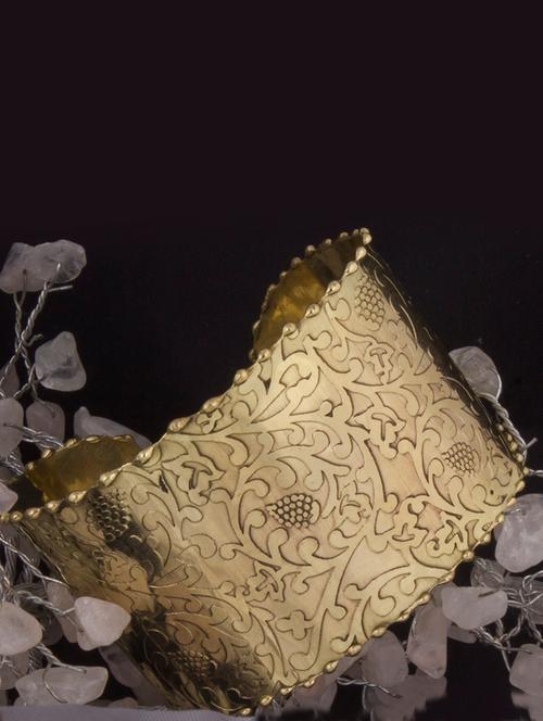 gold brass bangle - 18615266 - Very Small Image - 1