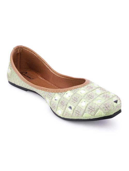 women embroidered mojari  - 18634473 - Very Small Image - 1