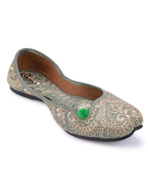 women embroidered mojari  - 18634495 - Very Small Image - 1