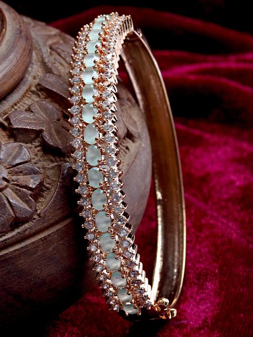 green metal bangle - 18635689 - Very Small Image - 1