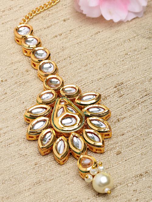 gold metal maang teekas & passa - 18636100 - Very Small Image - 1