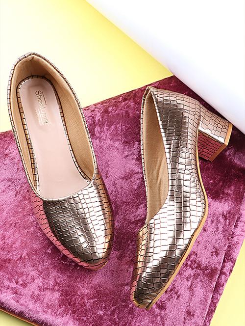 women textured slip on pump - 18645242 - Very Small Image - 1