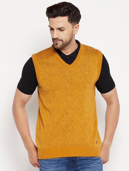 yellow sleeveless pullover - 18701610 - Very Small Image - 1