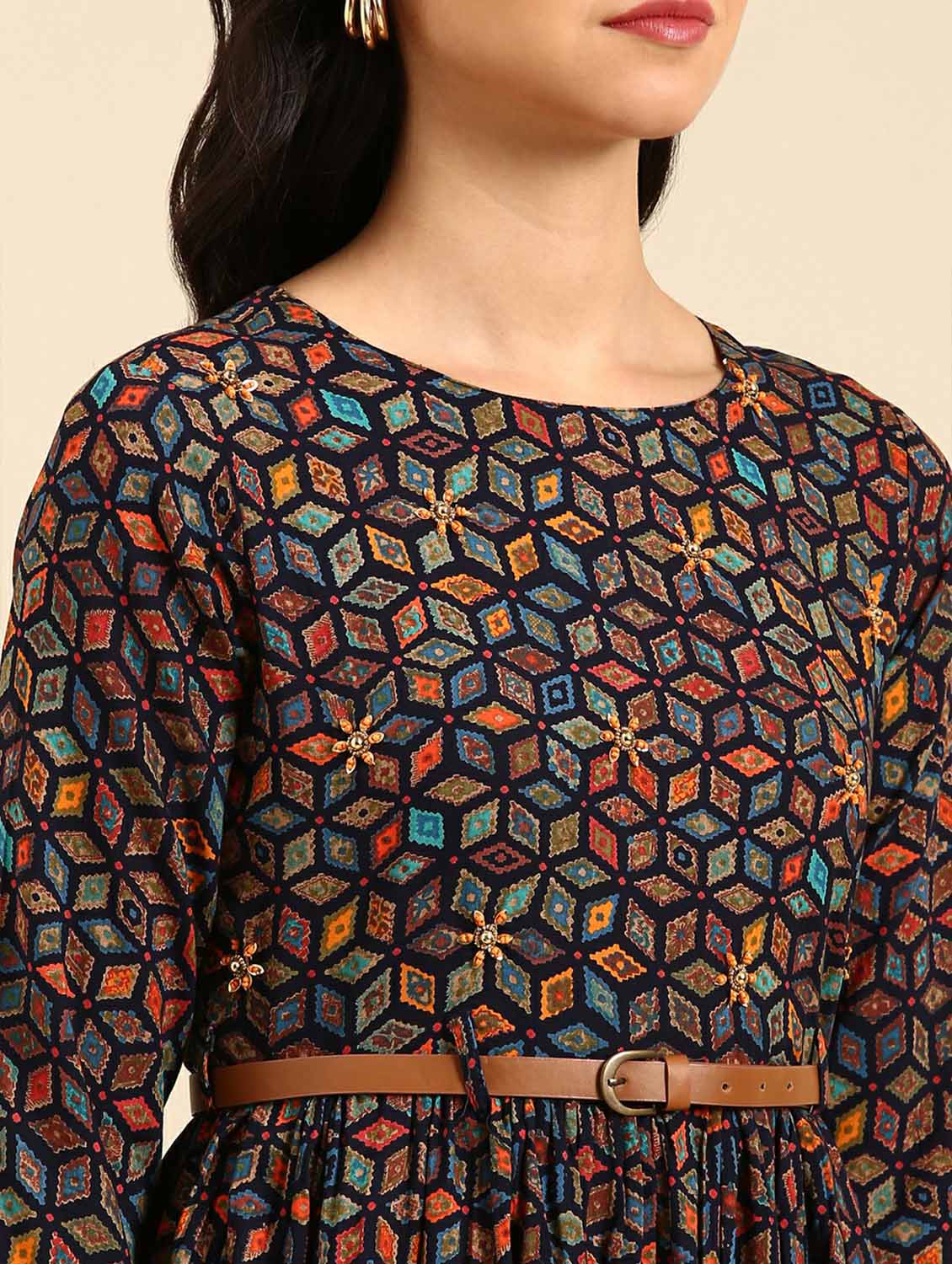 women's flared kurta - 18736682 - Zoom Image - 4