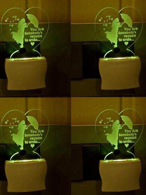 automatic light changing lamb - 18823557 - Very Small Image - 1