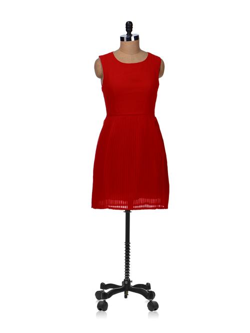 pleat style dress- red - 18988 - Very Small Image - 1