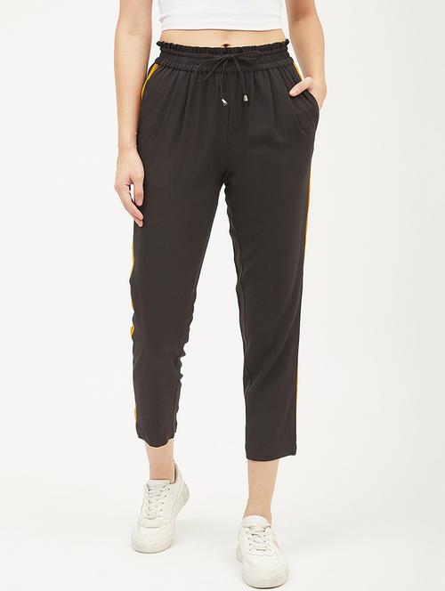 black mid rise solid trouser - 19083948 - Very Small Image - 1