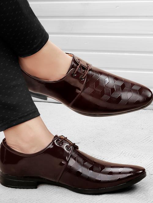 synthetic brown derby - 19117432 - Very Small Image - 1