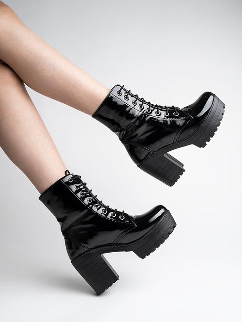 black solid ankle boots - 19205992 - Very Small Image - 1
