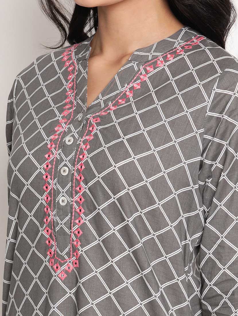 women's straight kurta - 19264369 - Standard Image - 3