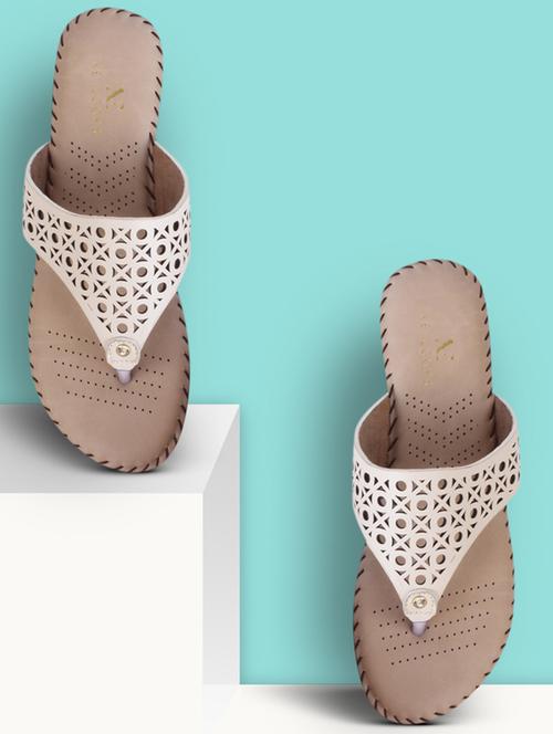 beige toe separator sandal - 19463543 - Very Small Image - 1