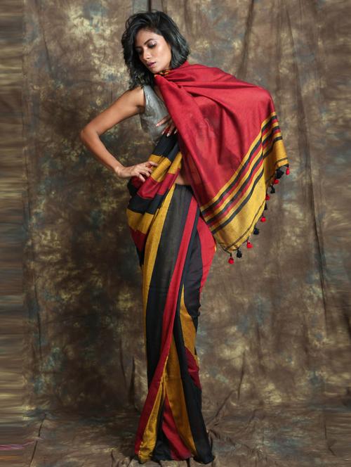 self design woven saree with blouse - 19497734 - Very Small Image - 1