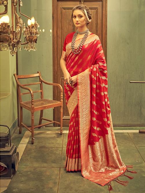 red self design woven saree with blouse - 19504768 - Very Small Image - 1