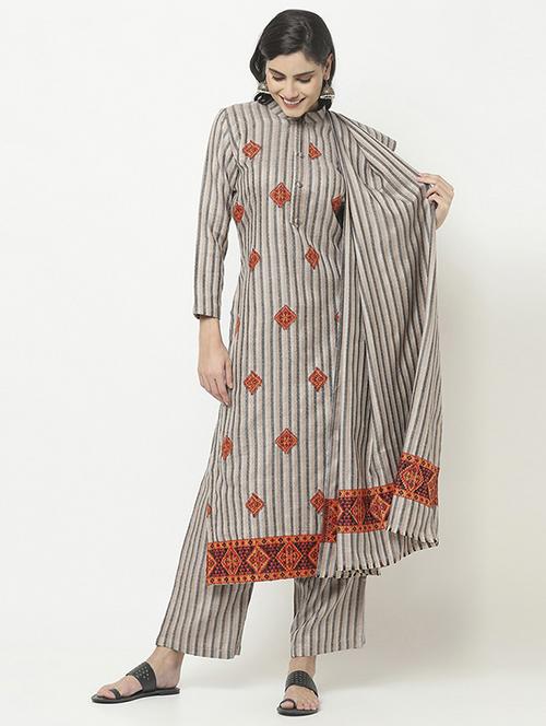 self designed flared unstitched suit - 19510853 - Very Small Image - 1