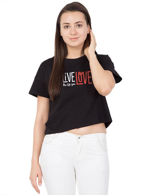 women round neck chest print crop top - 19524745 - Very Small Image - 1