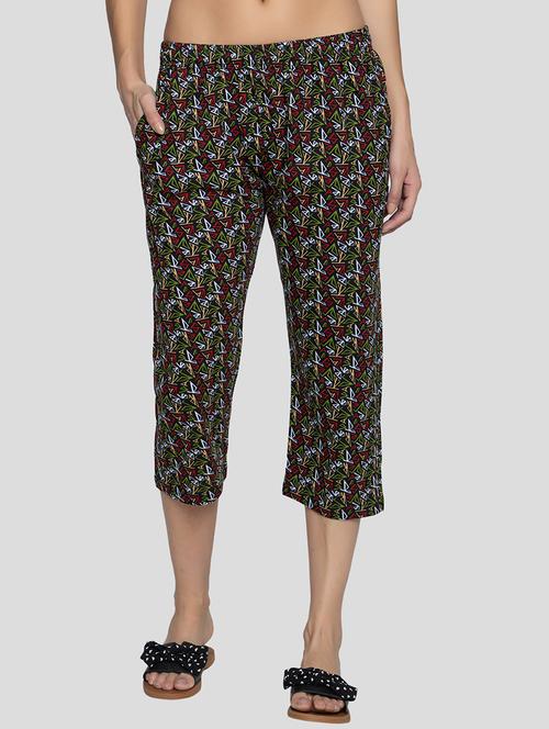 green cotton regular capris - 19777765 - Very Small Image - 1