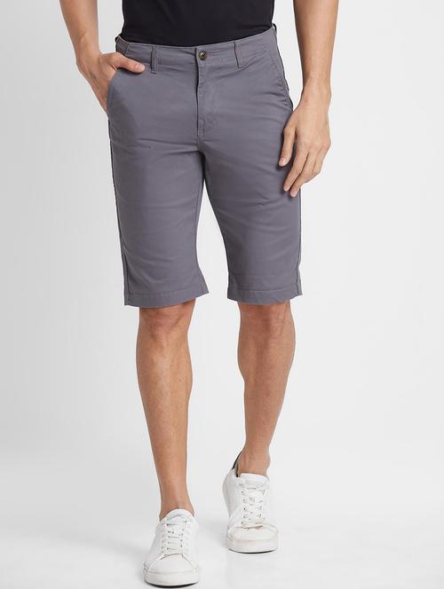 globus men grey solid stretchable slim fit knee length chino shorts - 19782553 - Very Small Image - 1