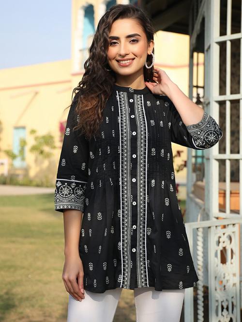 black mandarin neck printed regular tunic - 19818988 - Very Small Image - 1